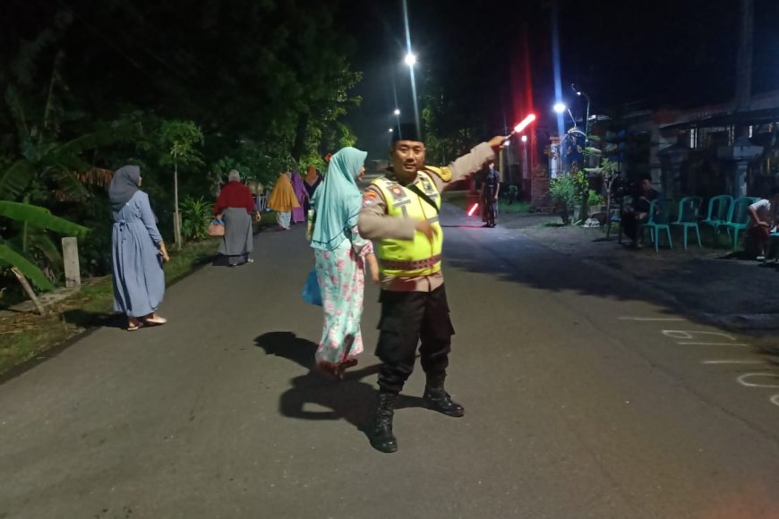 Bhabinkamtibmas Desa Sumberejo Amankan Kegiatan Bersholawat Peringatan Isra Mi’raj di Dusun Karanganyar